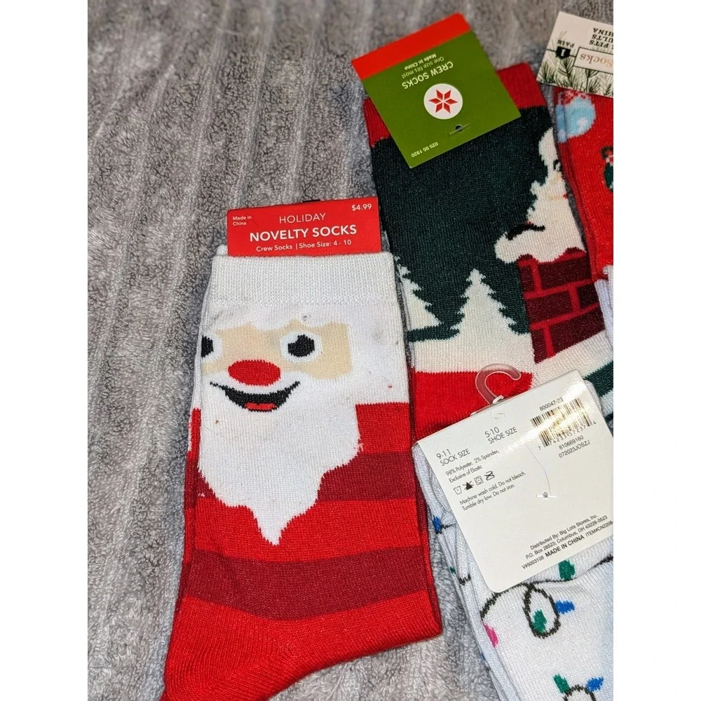 Lot of 9 Pairs Adult Christmas Socks Santa Gingerbread Lights Snoopy Bells‎ NWT